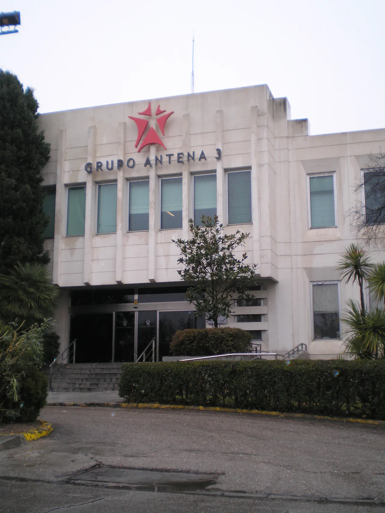Fachada de la sede del Grupo Antena 3 en San Sebastián de los Reyes