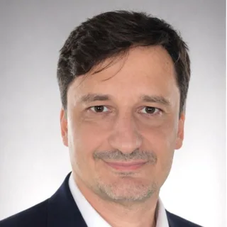 Retrato de Marian Vasile