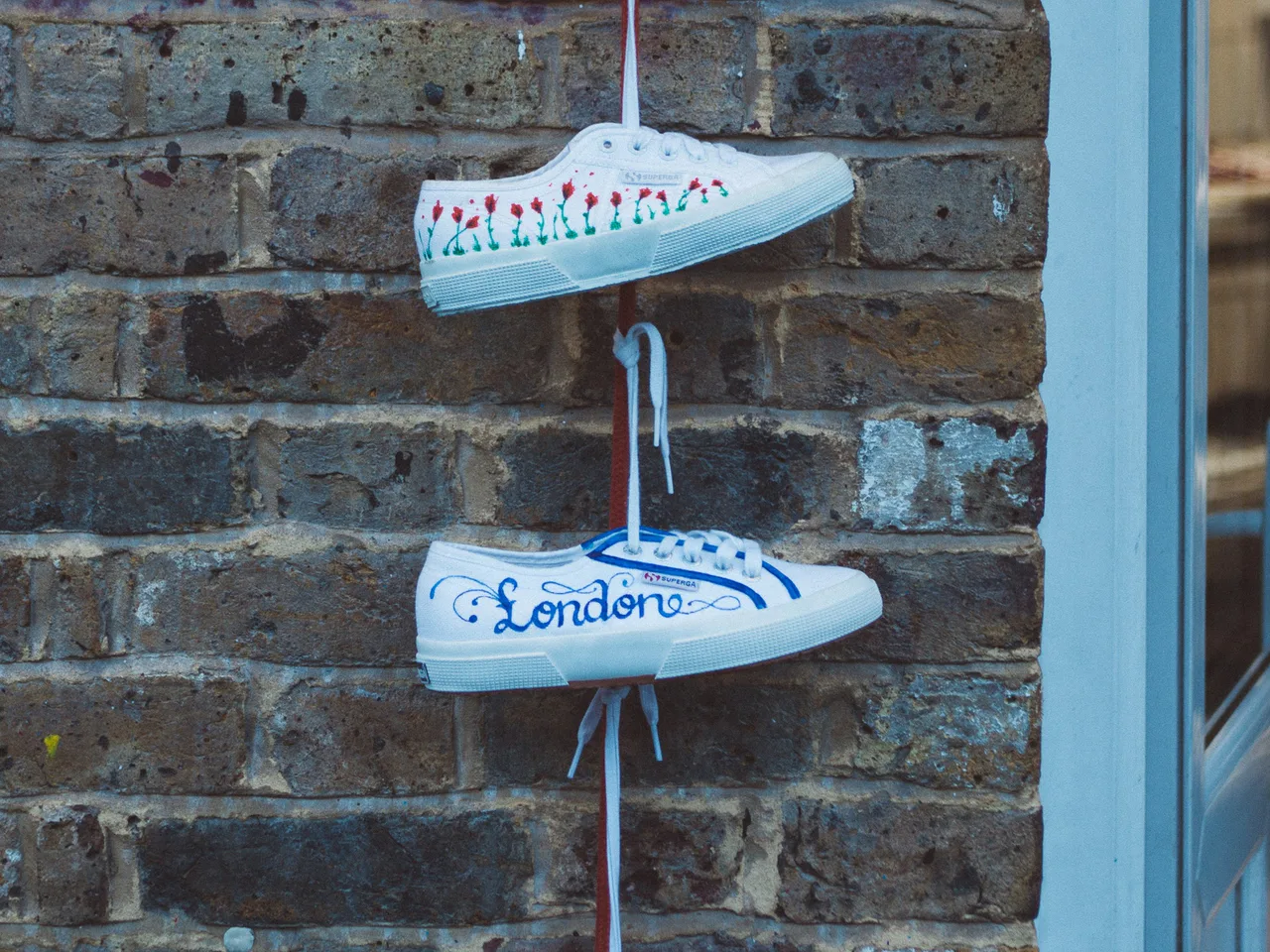 Calzado expuesto en Camden Market, Londres